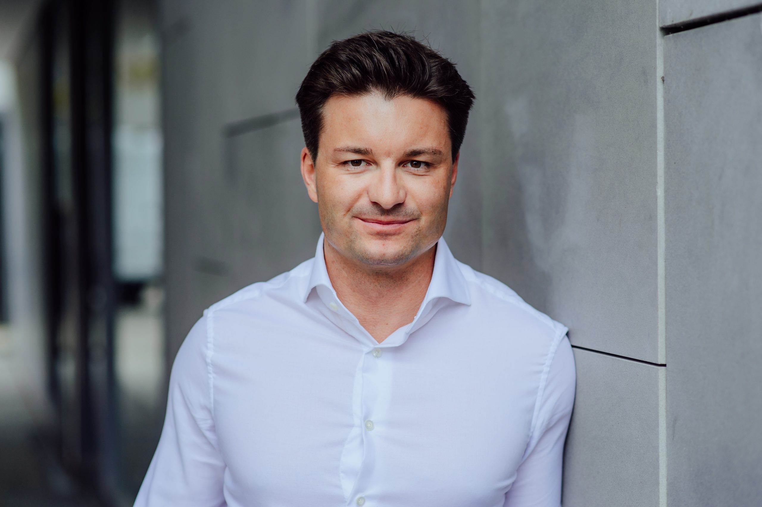 Dr. Sebastian Eckert